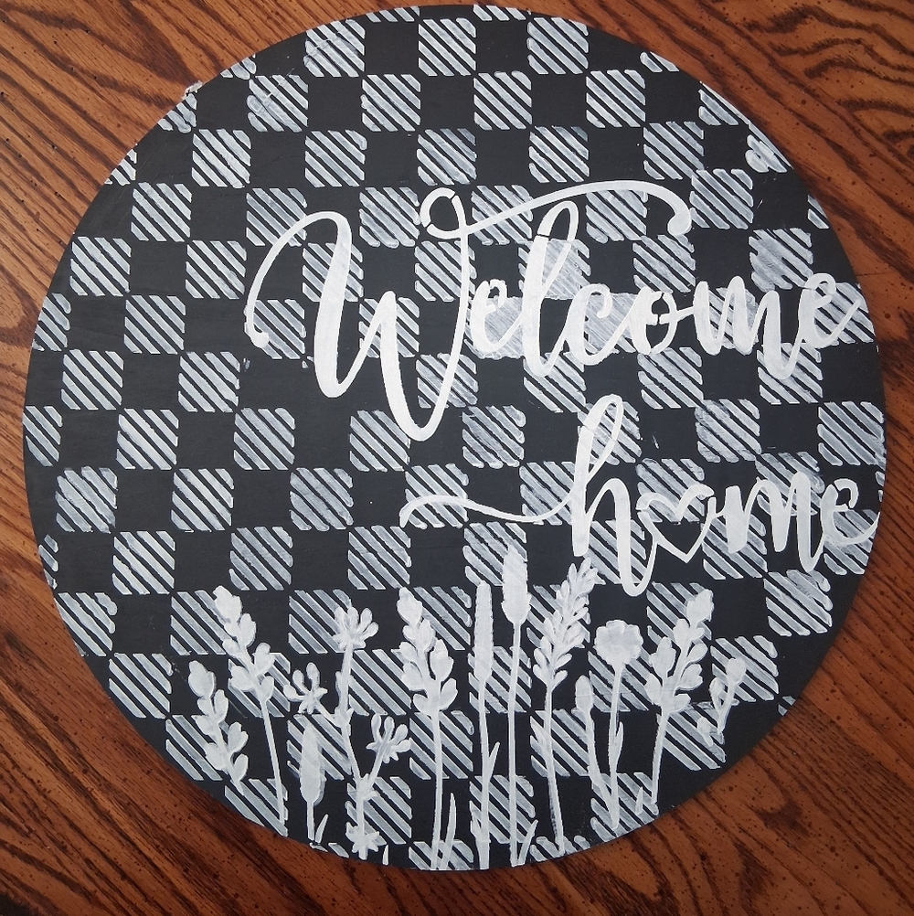 Black and White Welcome Home Plaque